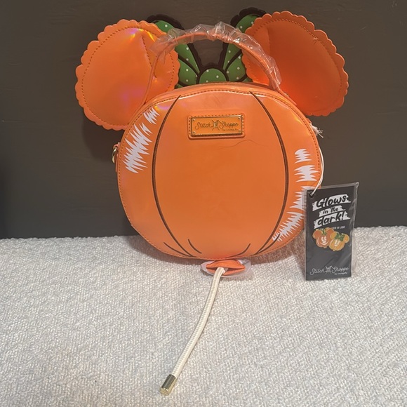 Stitch Shoppe by Loungefly Minnie Mouse Pumpkin Balloon Crossbody Bag - Picture 4 of 9